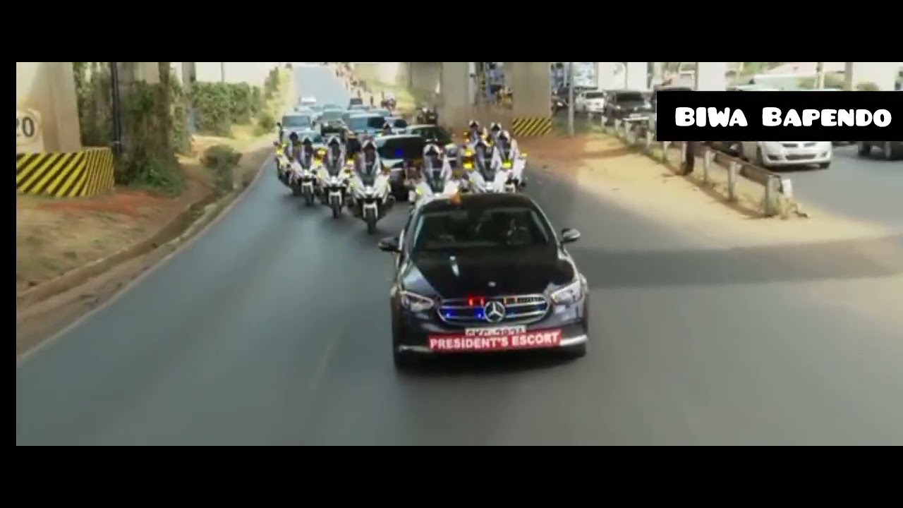 What a state  escort see  what president RUTO does  with his escort team 