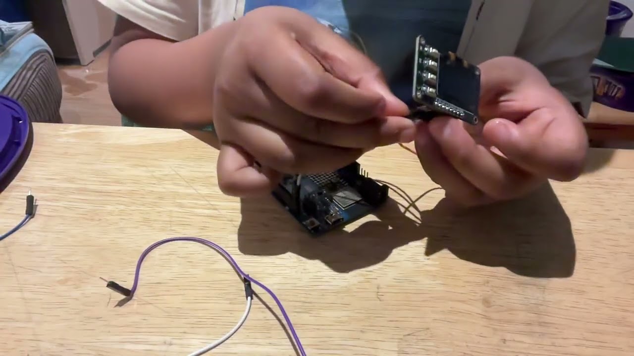How to attach OLED screen to Arduino R4