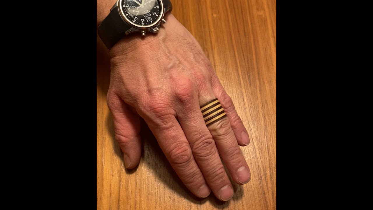 Schmuck aus Holz mit AMB-ELEKTRIK