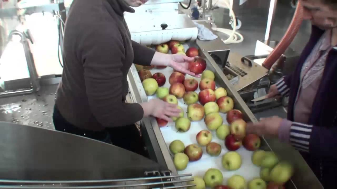 SRAML Apple Juice processing Line with VP32 Czech 2014