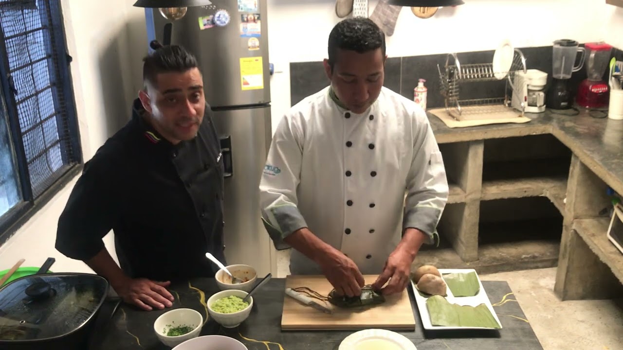 Pescado en hoja de plátano con hogao con el Chef Carlos Hernández. Parte 2.