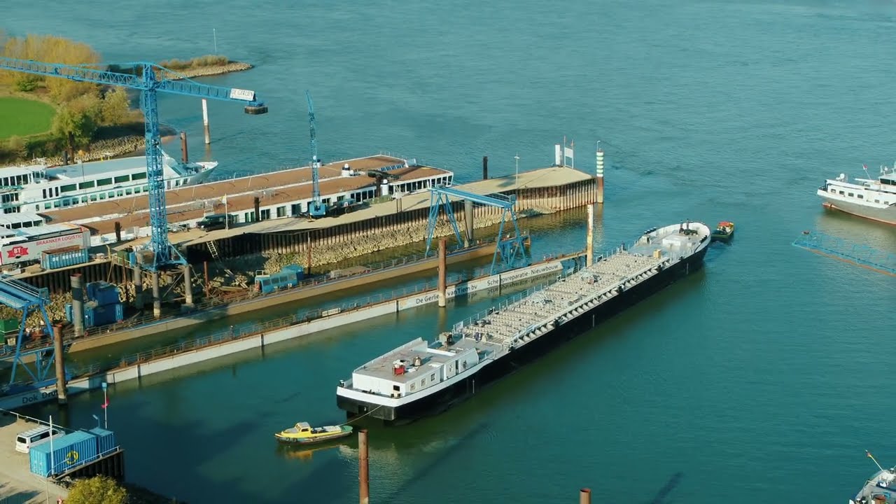 HGK Shipping GmbH — Construction Video of TMS Curiosity