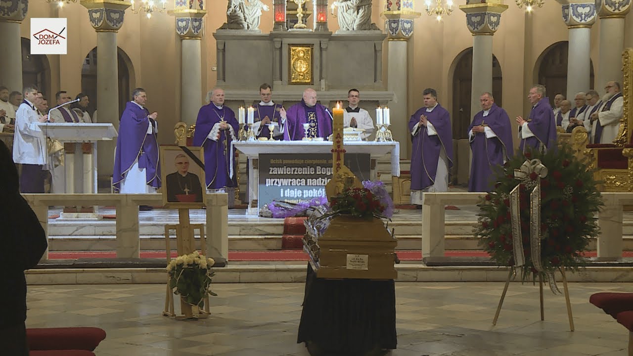Uroczystości pogrzebowe śp. biskupa Teofila Wilskiego - Msza św. żałobna w Ostrowskiej Konkatedrze