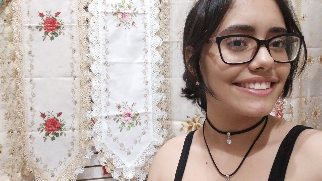Caminho de mesa bordado em ponto cruz (super luxo)