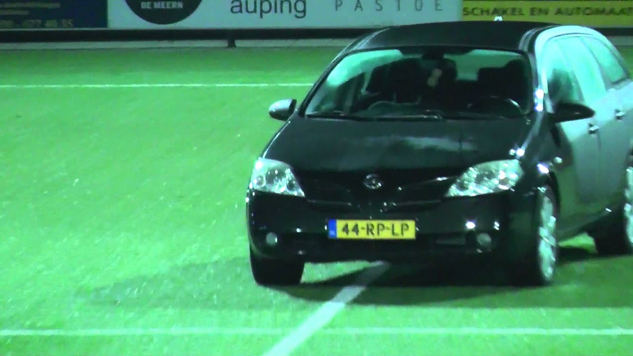 Opjestropdas 17 okt 2013 Auto verkeerd geparkeerd