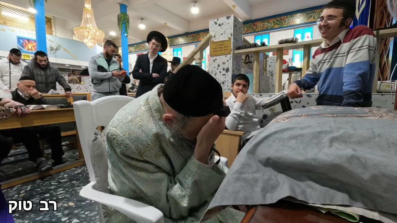 הרב קוק בתפילת שחרית 01.03.2026 (16)