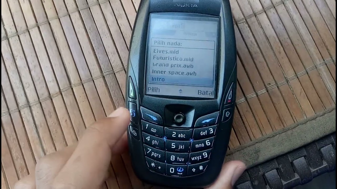 Nokia 6600 retro review games,ringtones,and more