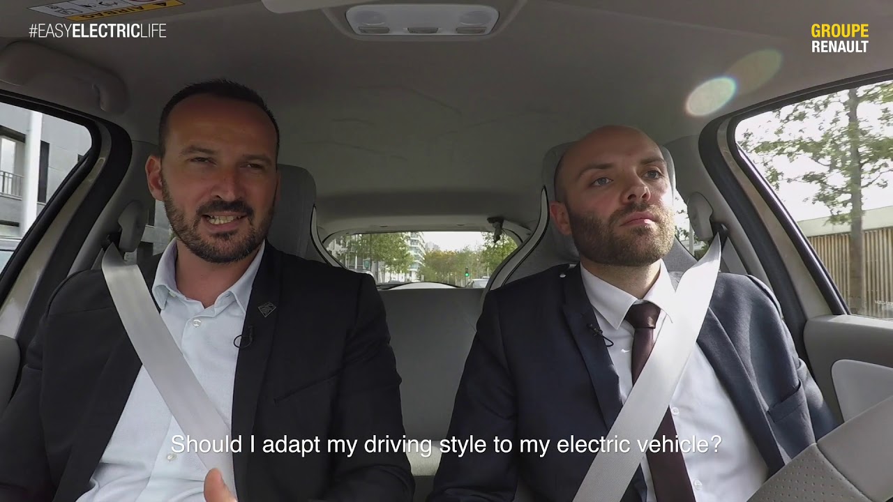 Driving an electric car - Electric Team - #EASYELECTRICLIFE | Groupe Renault