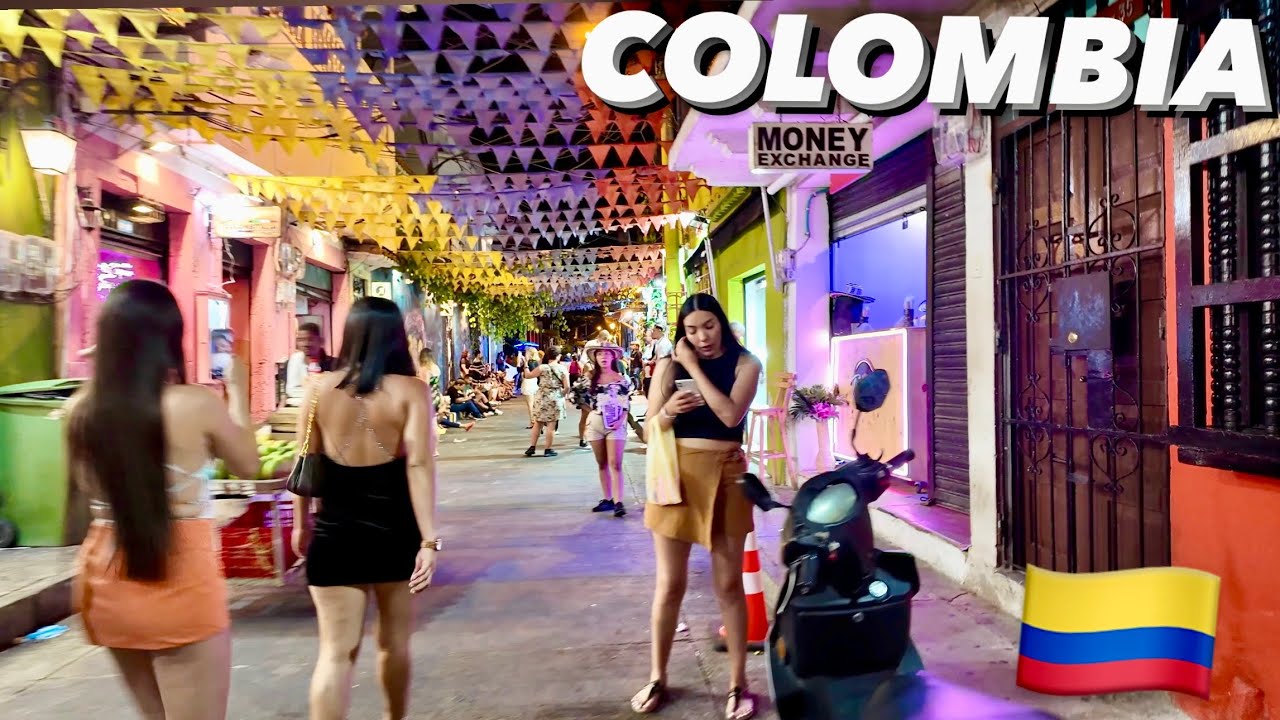 🇨🇴 What a Vibe!! | Cartagena Colombia | 4k Walk Block Party