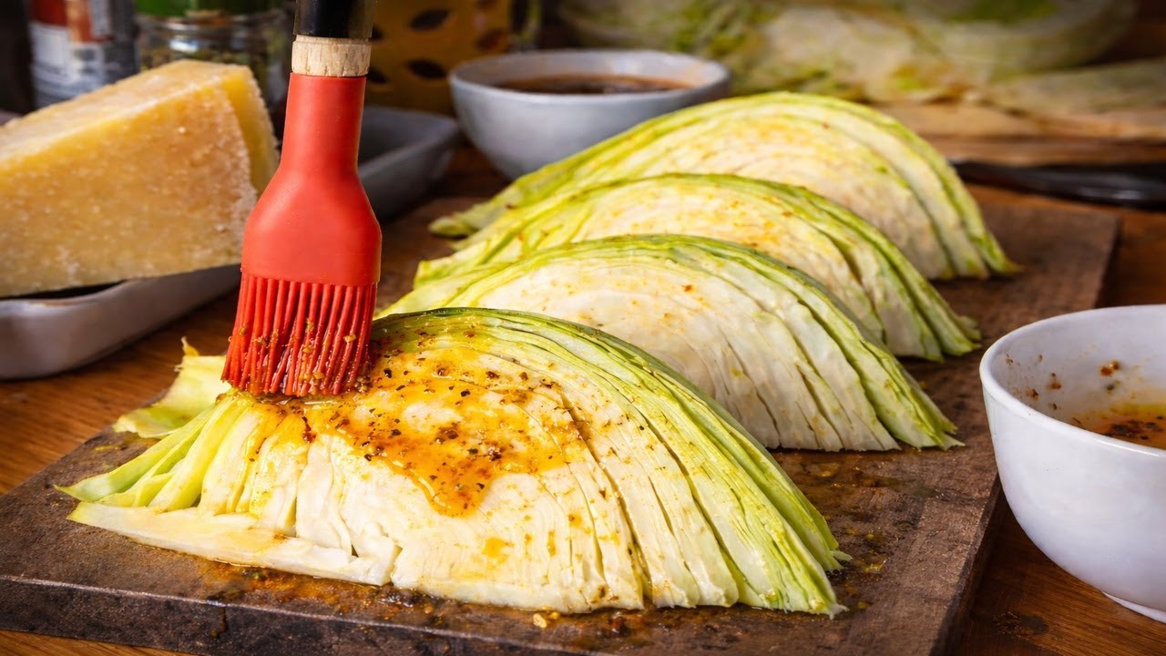 Тушеная капуста в кремовом соусе 🥬 | Простой рецепт, который всем нравится