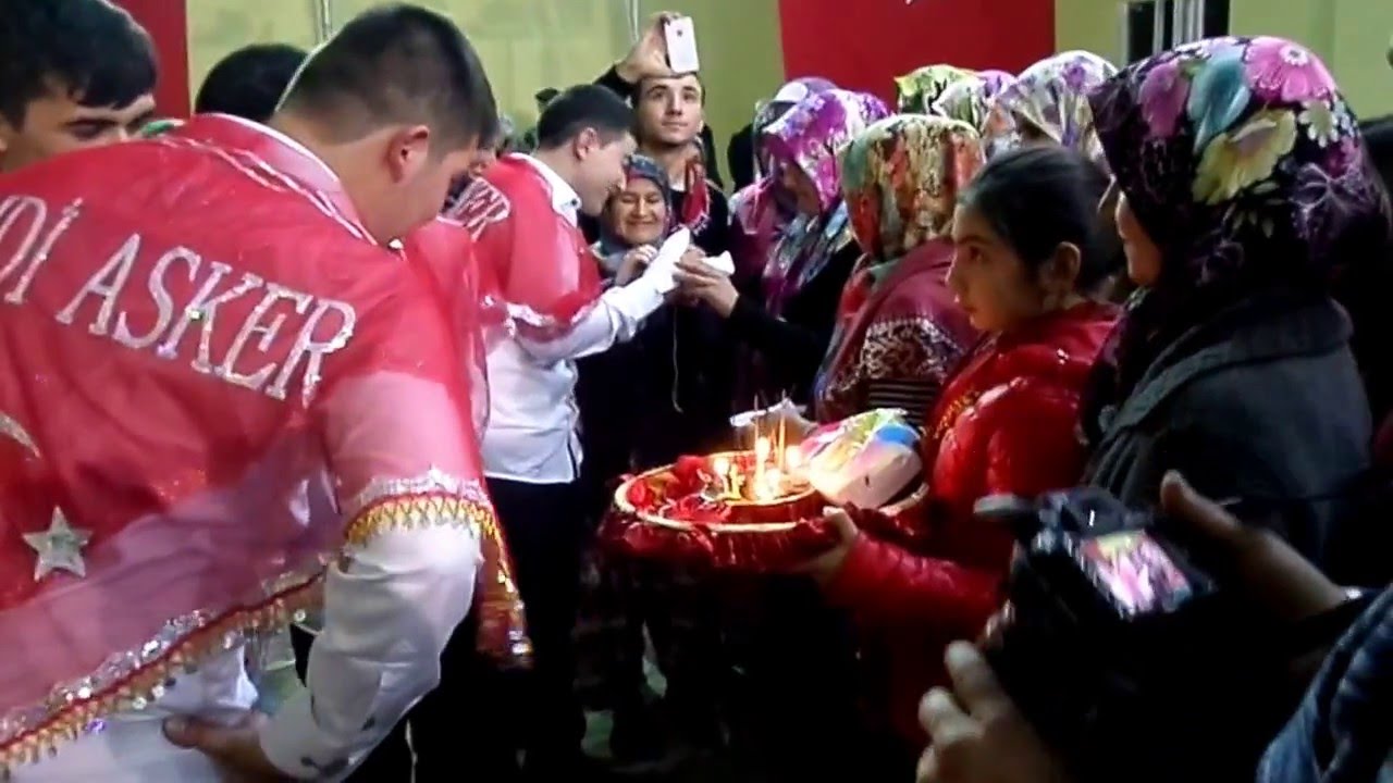 izzettin köyünde asker kınası