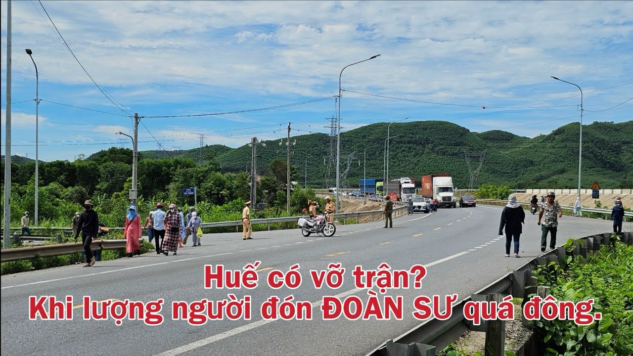 Huế liệu có vỡ trận khi người đón “đoàn Sư” quá đông.