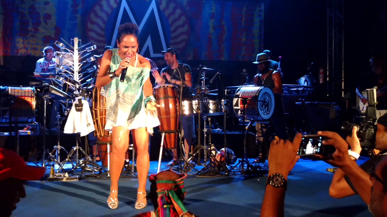 Carla Visi e Banda Simpatia no Ensaio do Motumbá - Quixabeira
