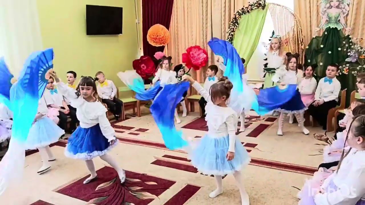Танець з віялами «Феї ріки»