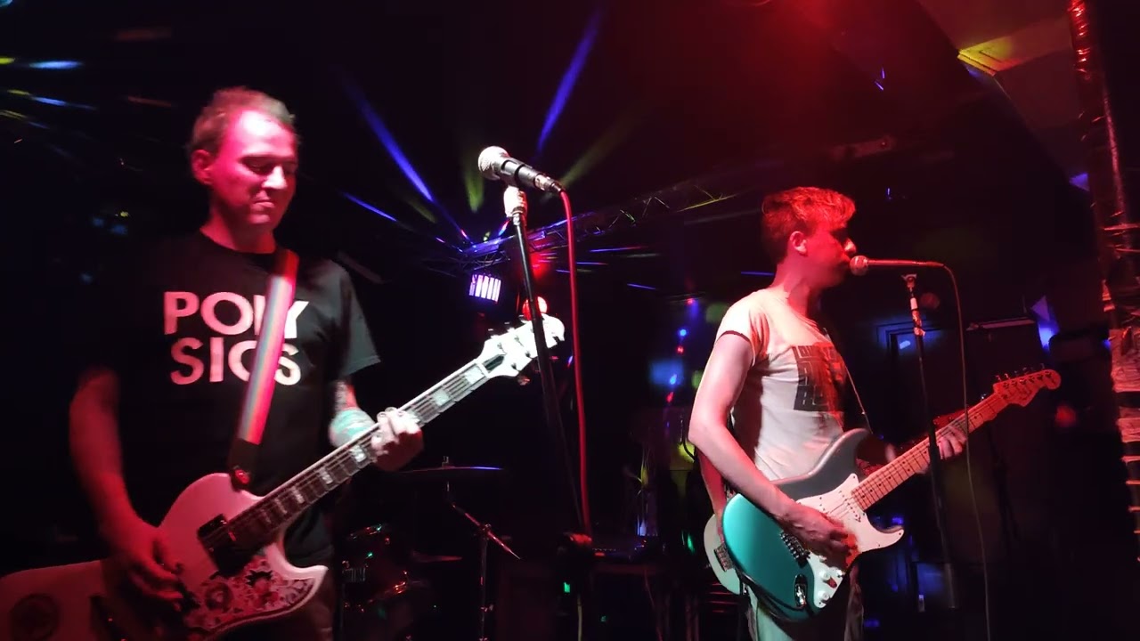 Brainless Network  "Live Fast Die Later" + "When I Grow Up"  - Le QG Oberkampf Paris le 06/06/2023