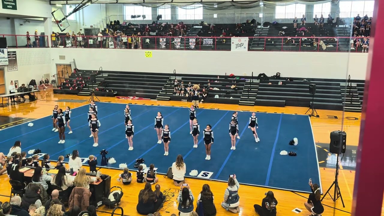 Bella cheer comp