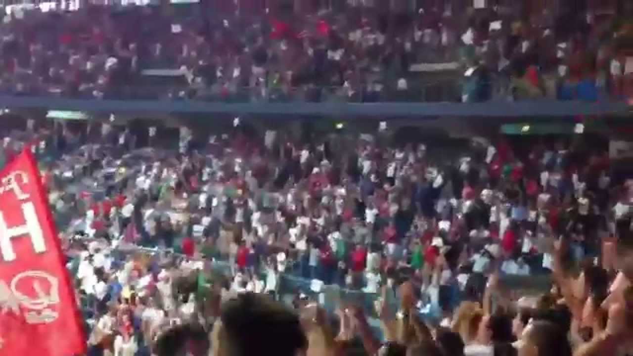 Chi non salta &egrave; milanese, semifinale scudetto Basket 2012. 9000 persone all'AdriaticArena.