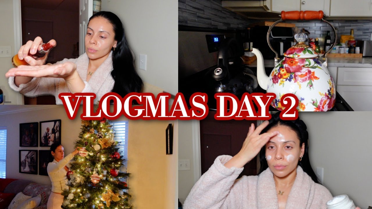 VLOGMAS DAY 2 ✨❄️🎀  Slow Cozy Day: Skincare, Feeding The Cats & Cornbread Baking 🎄