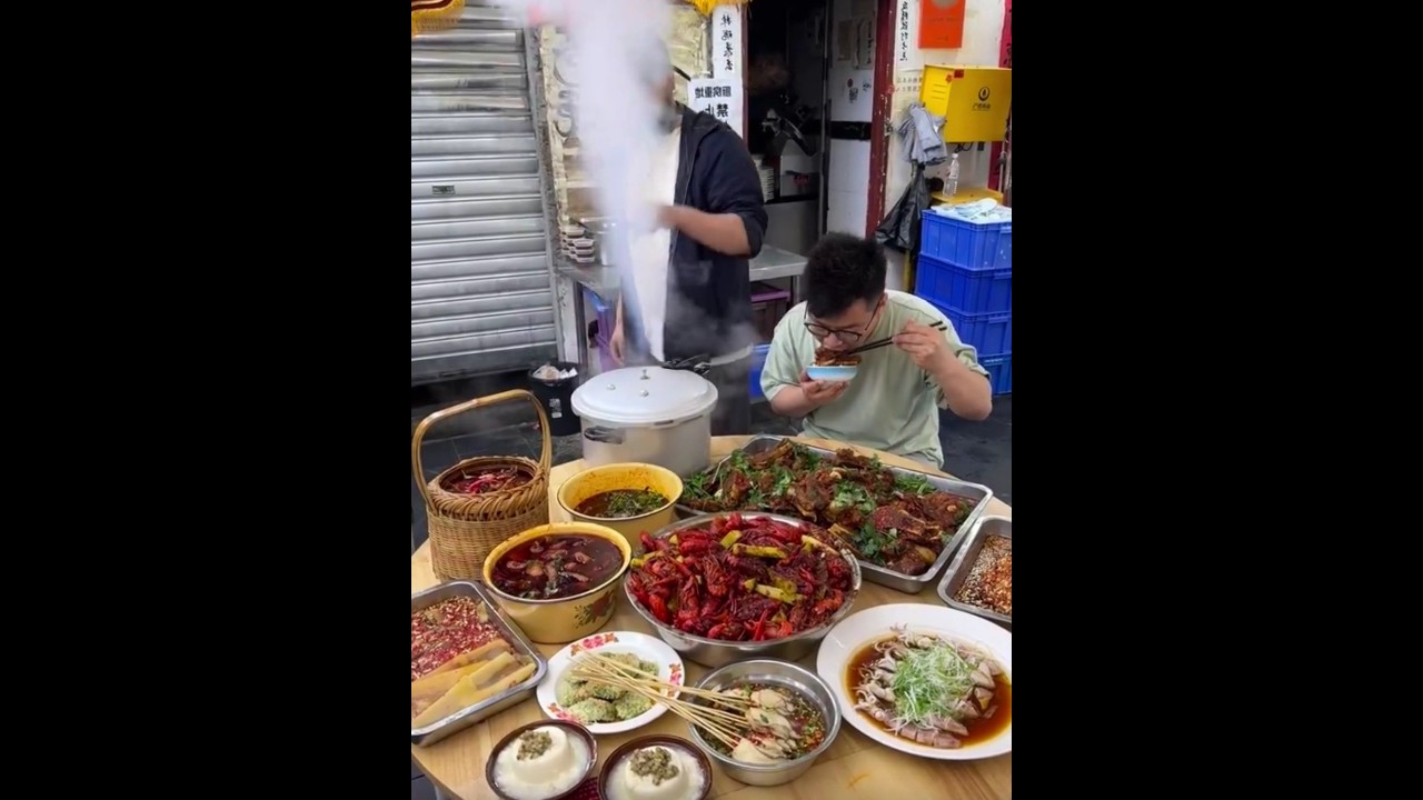 The CRAZIEST Chinese Street Food!😀