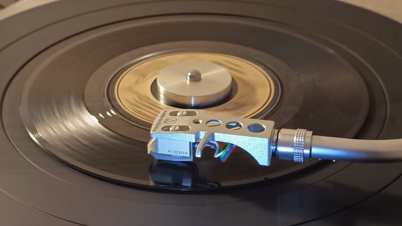 Bee Gees - Stayin' Alive I Technics SL1200MK7 I AT-OC9XEN