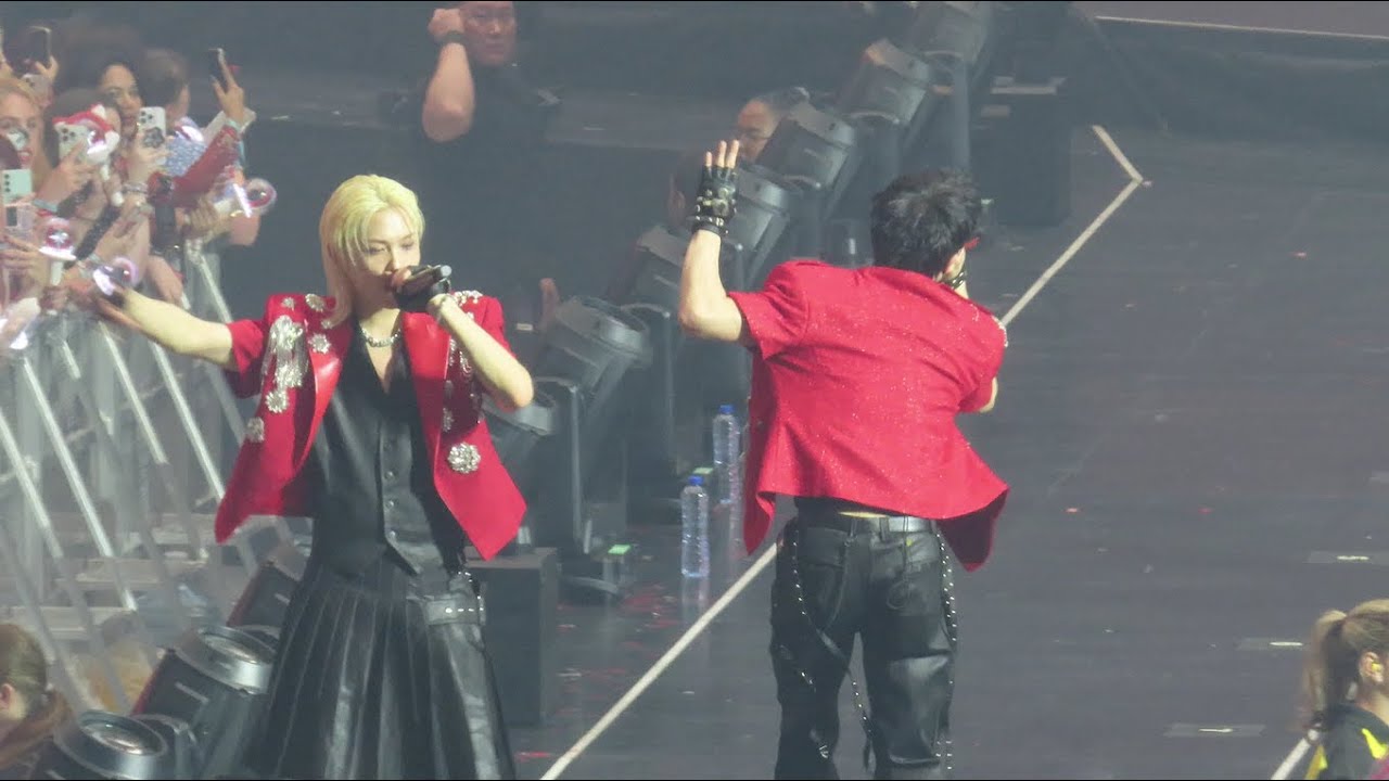 250711 STRAY KIDS - DOMINO (dominATE Europe Tour Amsterdam 2025)