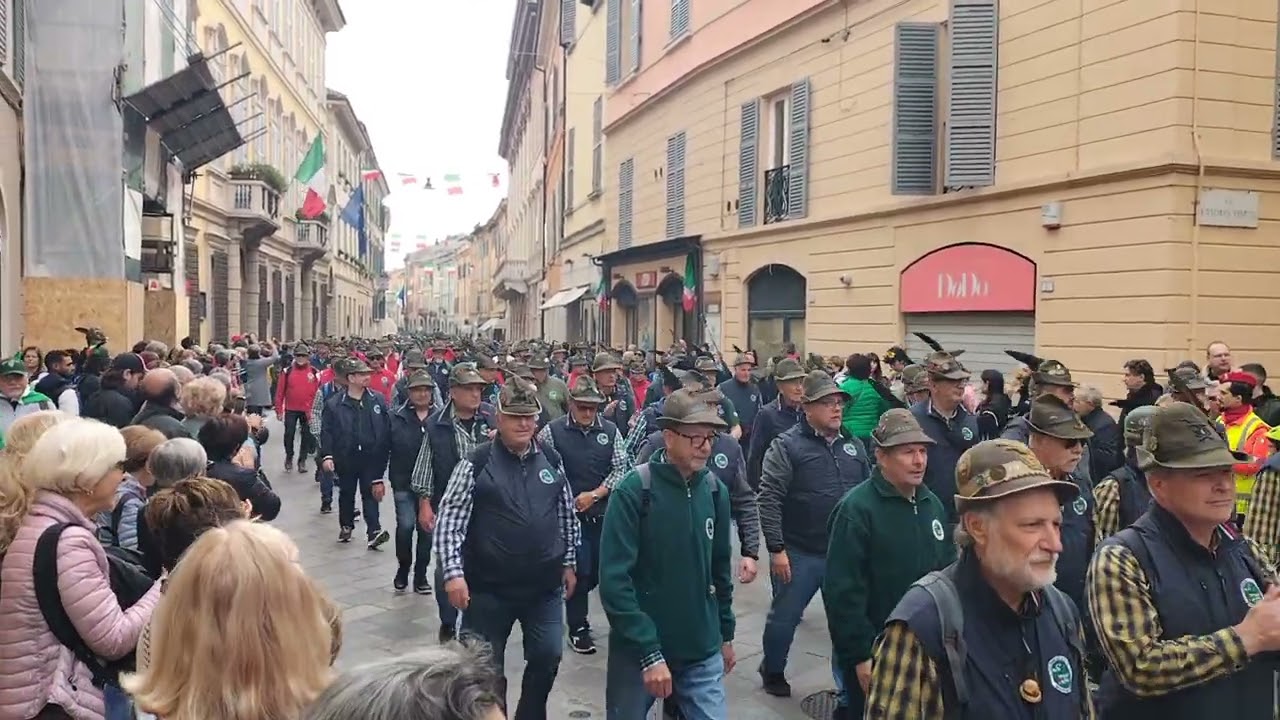 Raduno degli Alpini a Reggio Emilia, sez. Emilia-Romagna e Lombardia