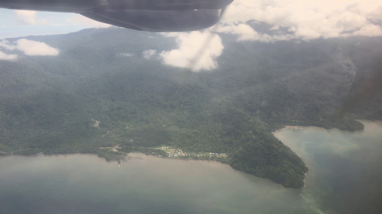 Terbang dari Biak ke Serui 2019 (Diatas Pulau Yapen)  - 4K