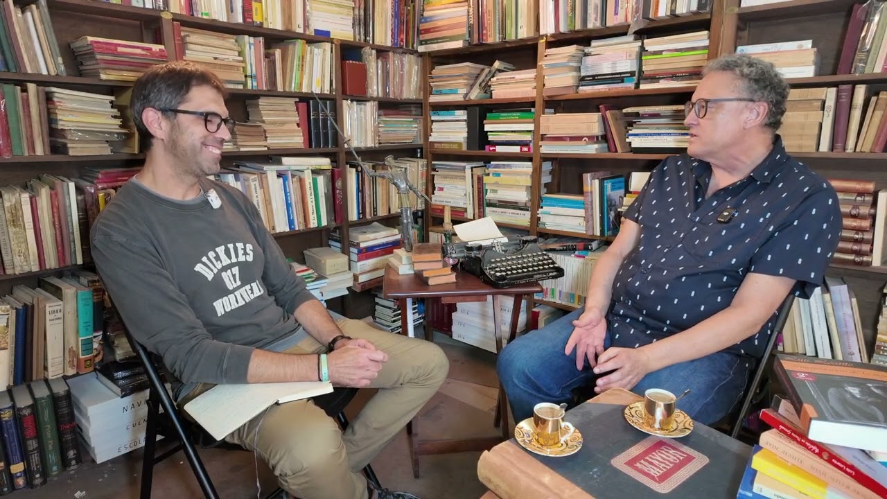 Entrevista a LUIS LEANTE por PACO LINARES MICÓ en LIBRERÍA RAÍCES