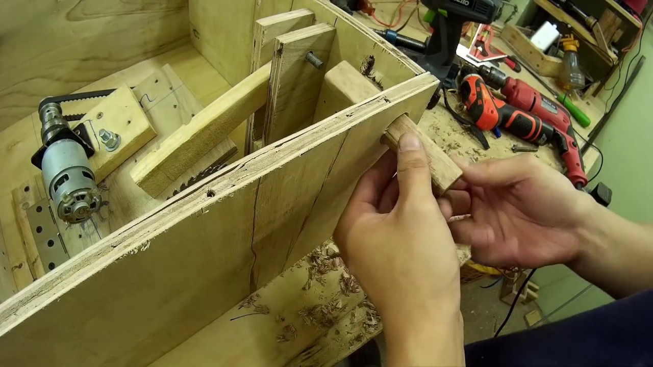 DIY Chế CƯA BÀN 12v từ motor 775 CÓ THỂ NÂNG HẠ LƯỠI (How to make table saw with motor 775)