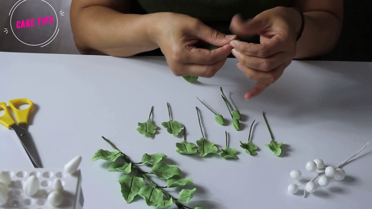 How to make fondant leaves.