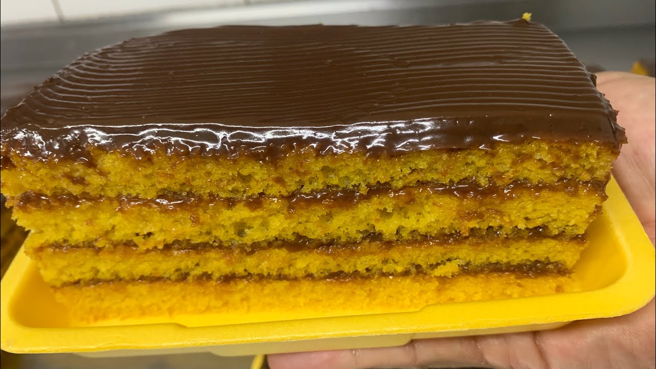 Bolo de cenoura laminado