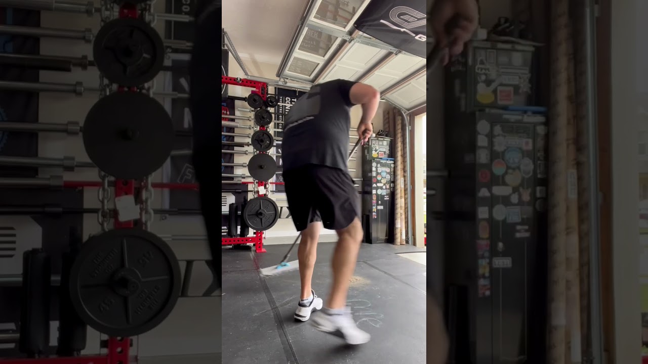 Best Mop for Home Gyms. Works Great on Stall Mats & Rubber Flooring.  #garagegym #cleaning #lifting