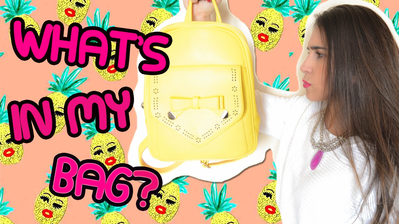 What's in my bag? | Qué llevo en mi mochila - Fashion Diaries