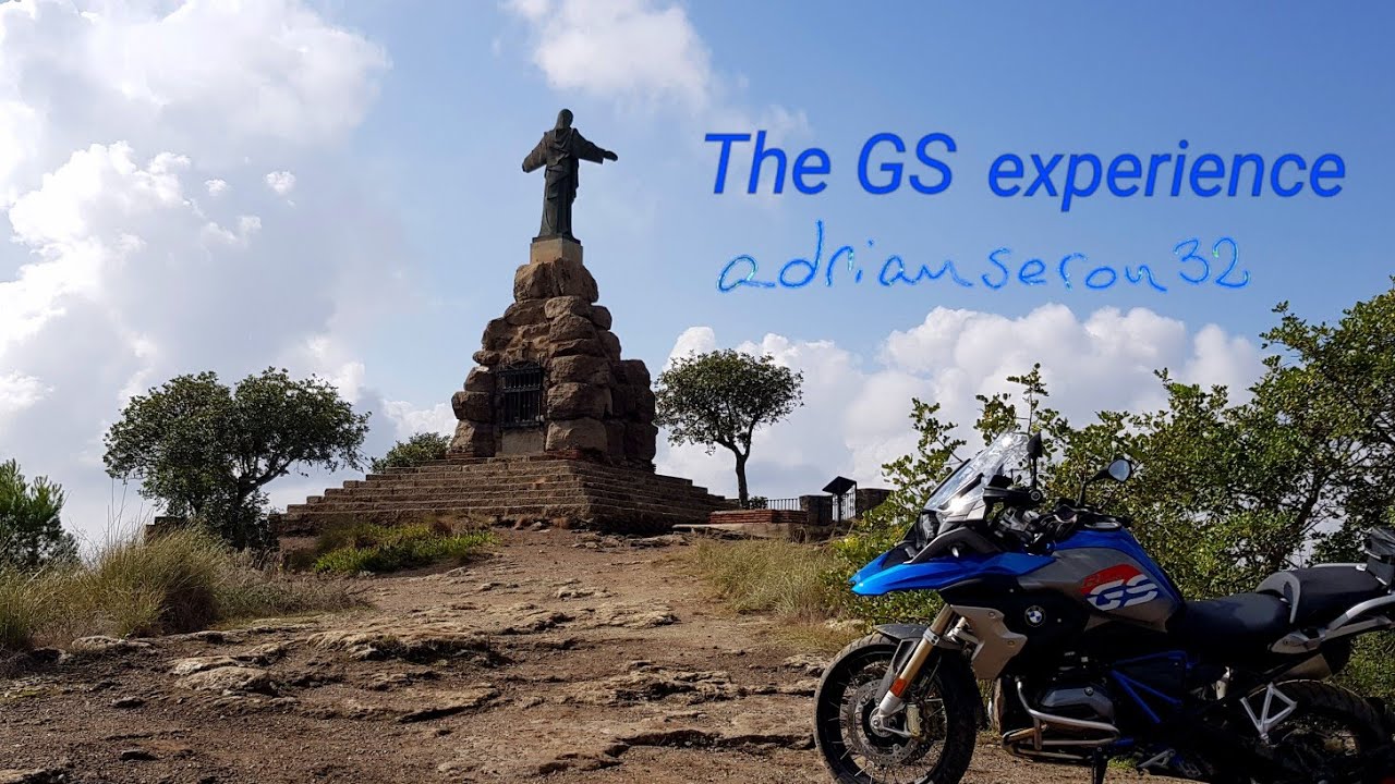 Riding on and off-road Bmw R1200gs Rallye motorrad in Malaga