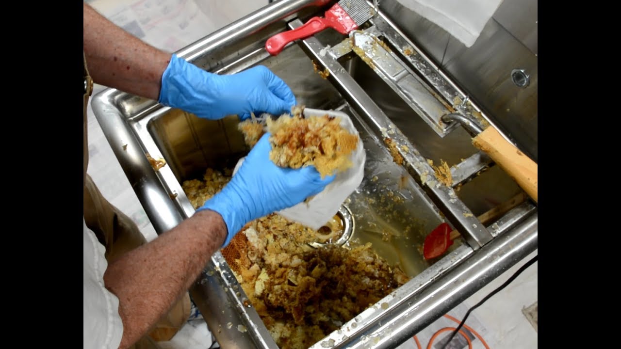 Extracting honey from wax cappings