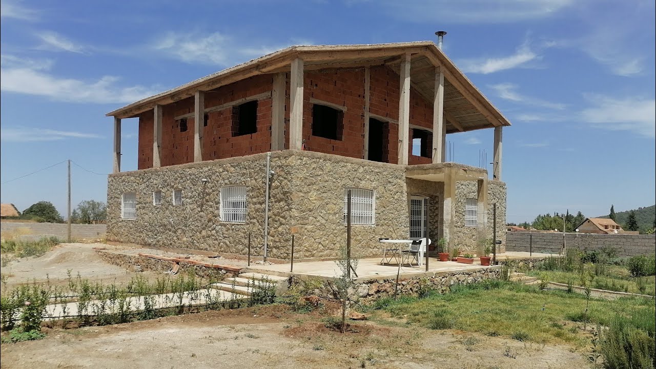 فيلا ممتازة ب4 واجهات بإيموزار كندر بمساحة 1365م2 VILLA À VENDRE À FÈS