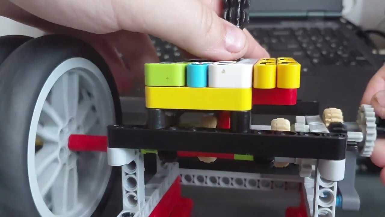 В цьому відео ми зберемо з Lego Technic триступінчасту КПП.