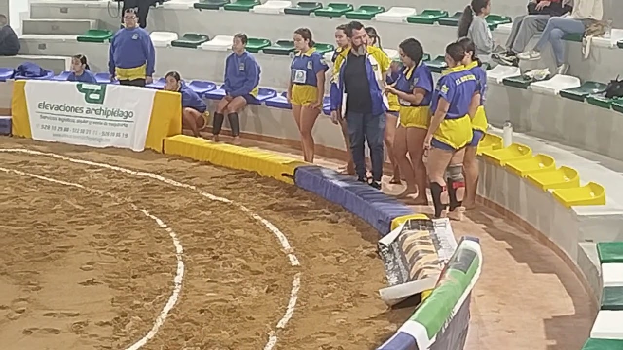 LUCHA CANARIA FEMENINA JUVENILES: MANINIDRA-CASTILLO