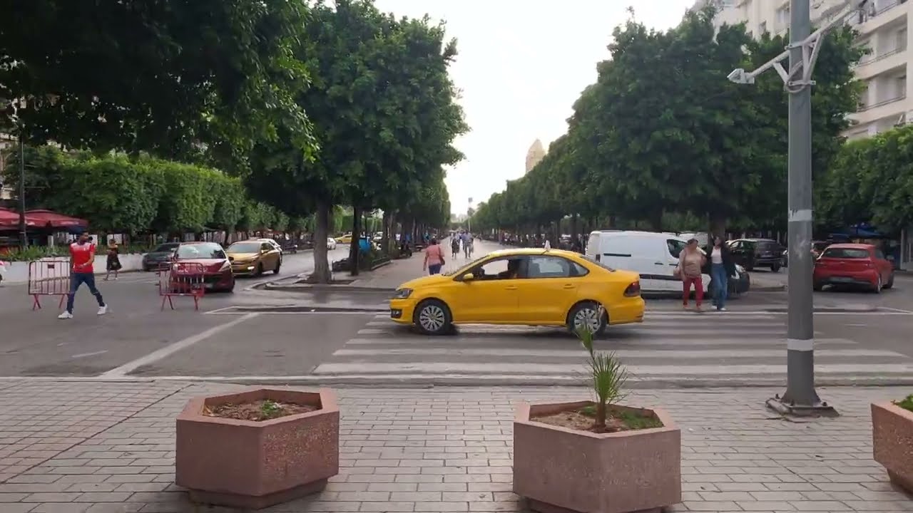 Walk In Habib Bourguiba Avenue In Tunis, Tunisia 🇹🇳 4k || شارع حبيب بورڨيبة