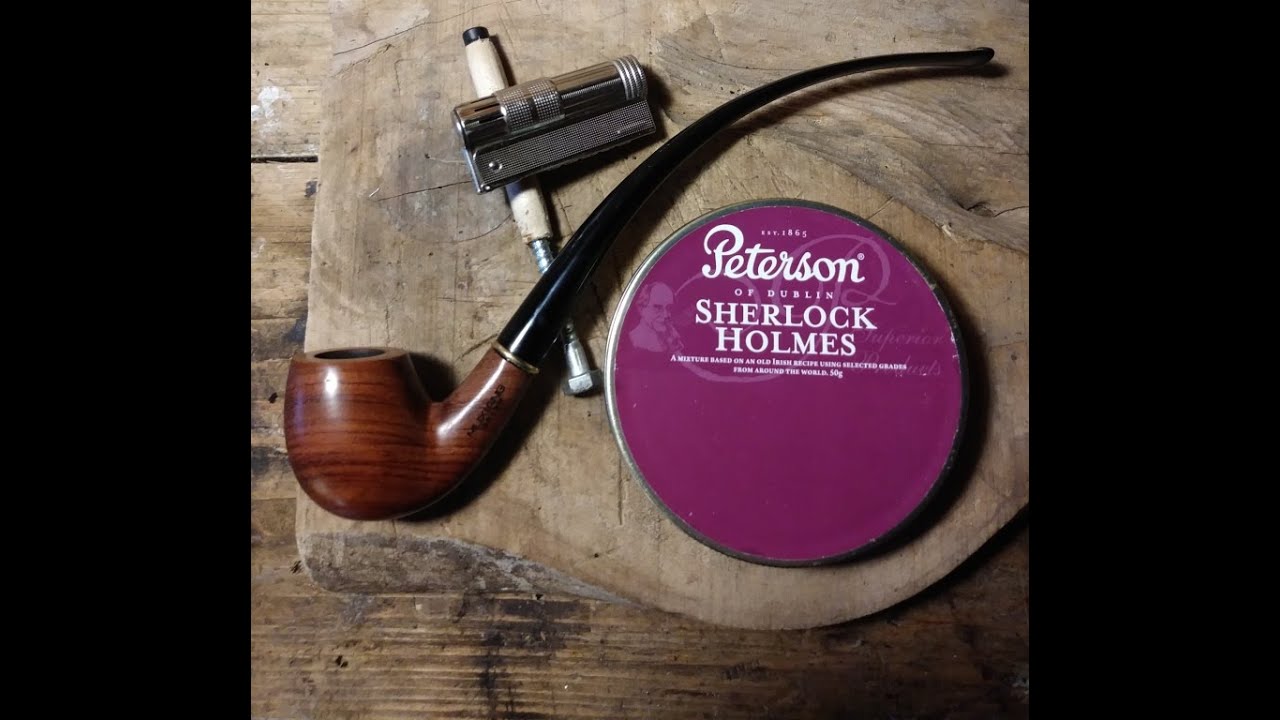 Dégustation sherlock Holmes Peterson dans une churchwarden. Fumer tabac.Fumer la pipe