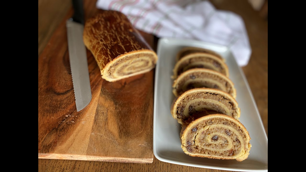Baigli cu nuca/ Hungarian walnut beigli