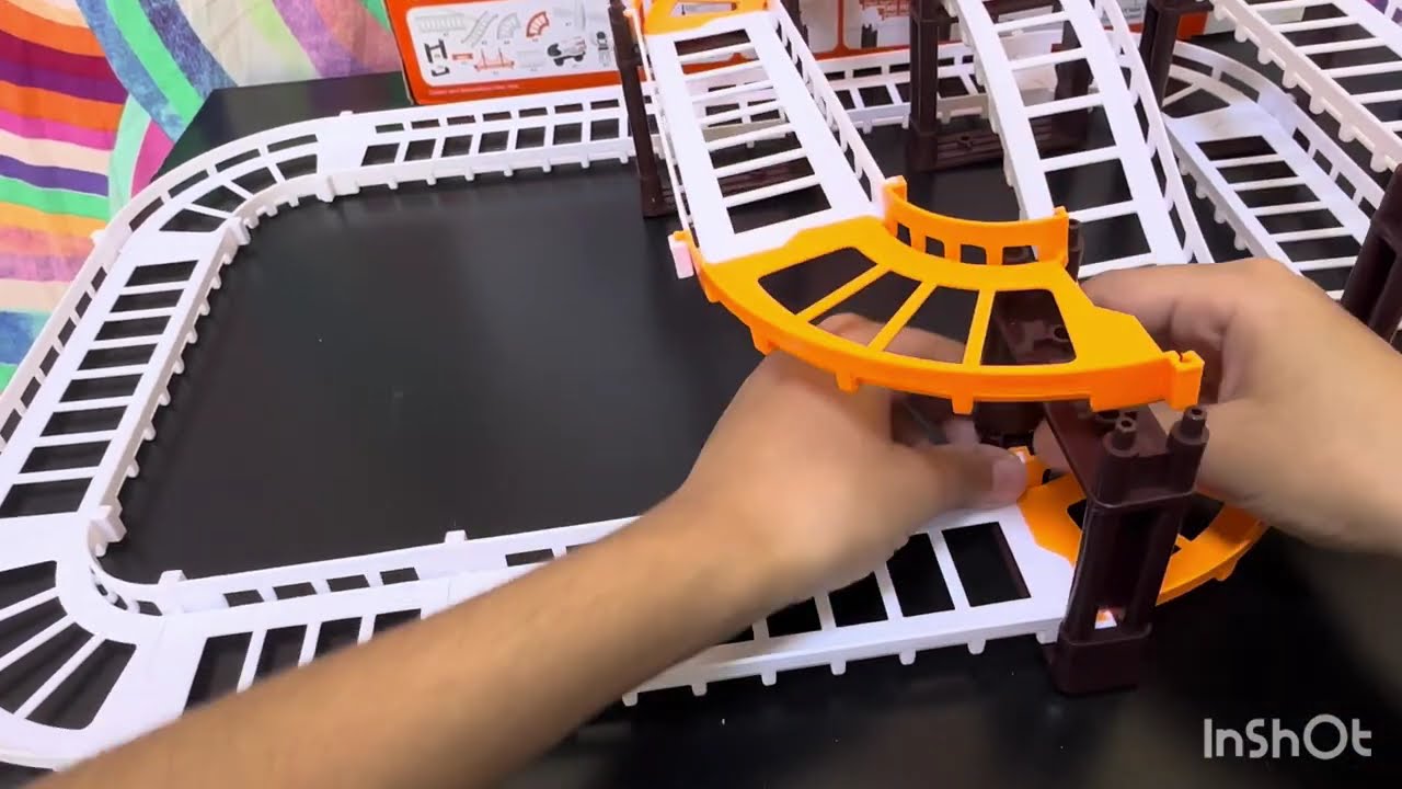Toy outer space track with 2 astronauts and 1 rocket 🚀