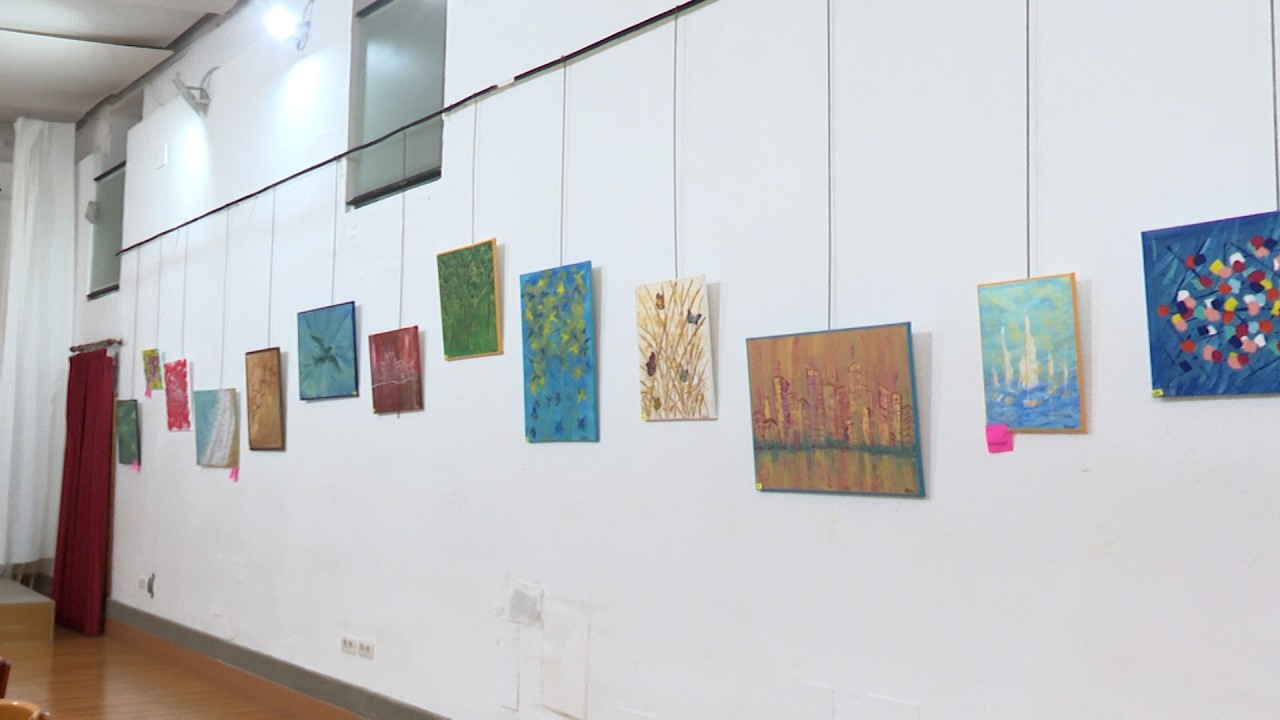 Almudena Barbero expone sus creaciones en beneficio del Asilo de las Hermanitas de los Pobres