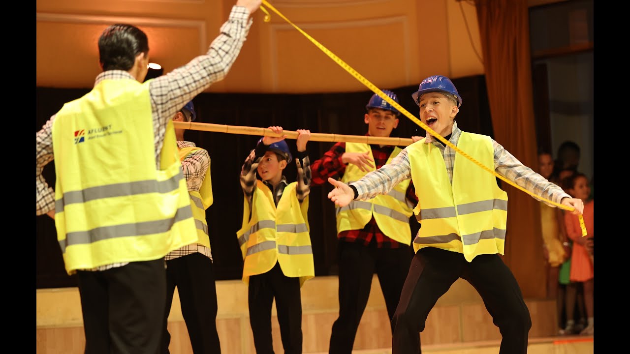 Construcția sălii de dans - Gala Dum Dance Team - 10 ani de pasiune