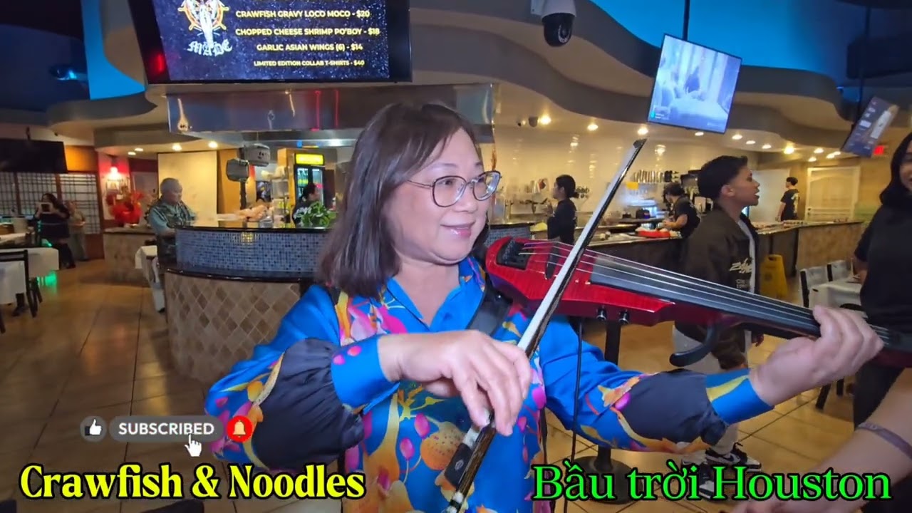 Ẩm Thực Việt Mỹ Tại Nhà Hàng Crawfish & Noodles..TP Houston...