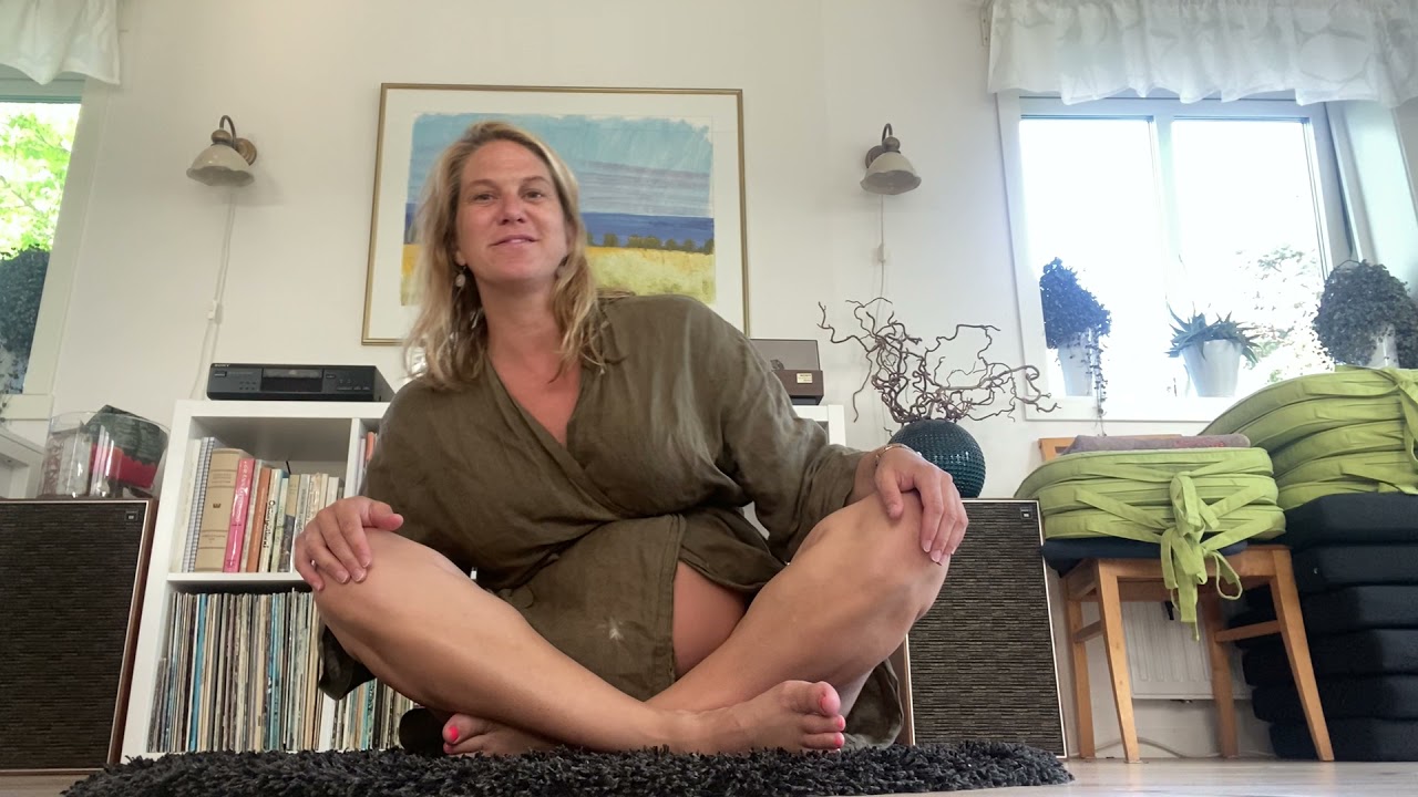 YOGA CLASS! Day 933 of yoga and gratefulness