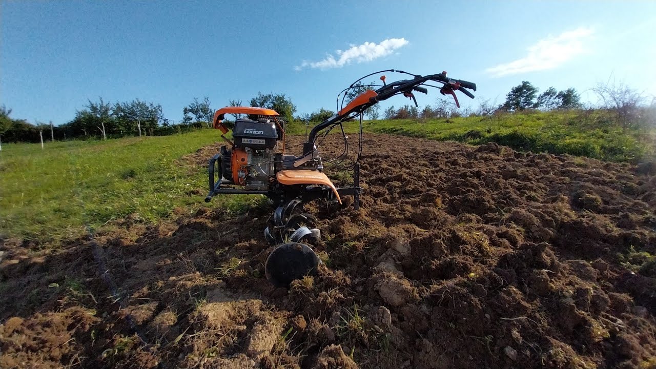 Motocultor o'mac mc 13000 la frezat pe arătură de motocultor