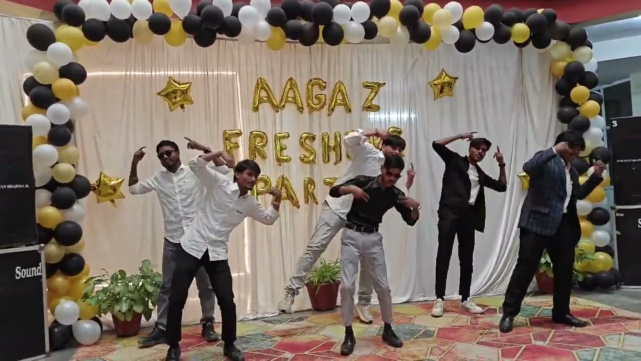 Shobhit University boys group dance fresher party 🩰🪩#damce #shobhituniversity 