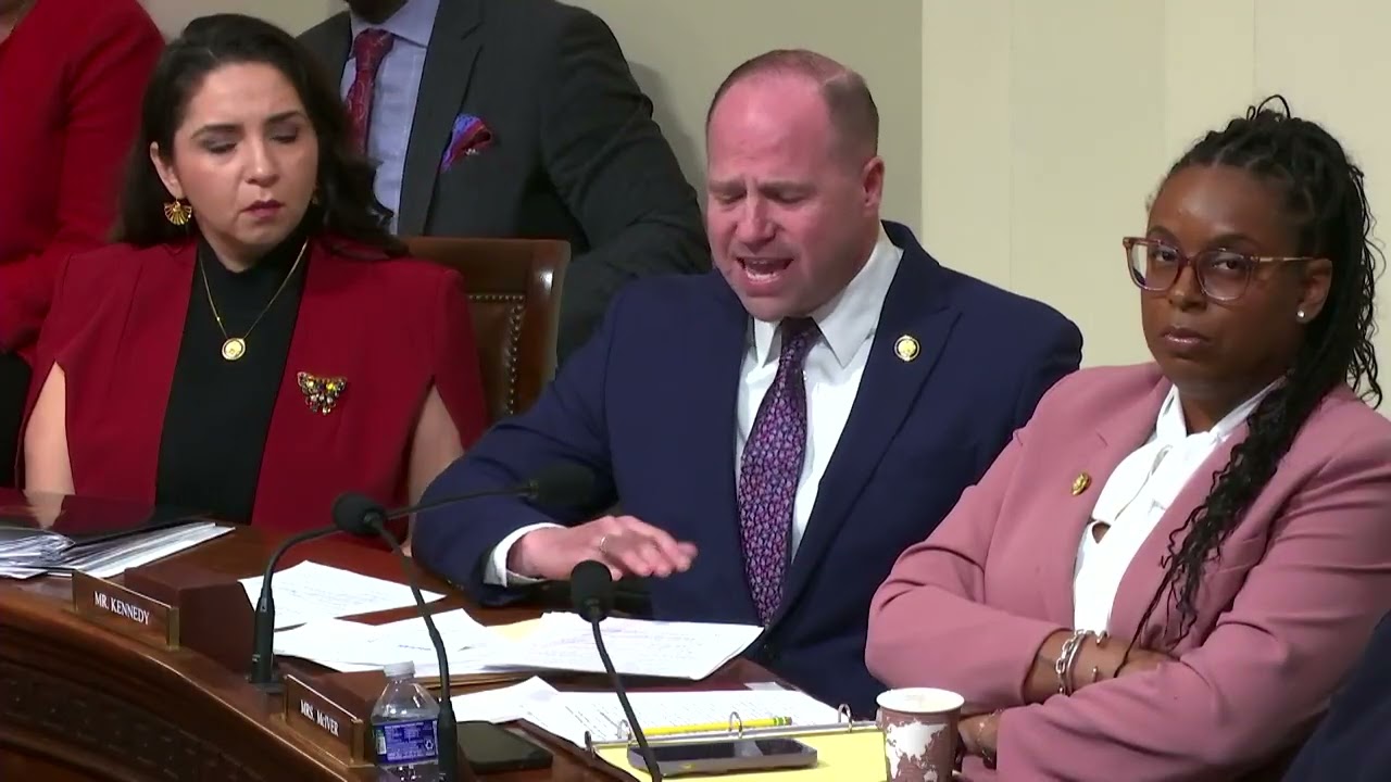 Kennedy Calls for Secretary Noem’s Resignation at Homeland Security Hearing