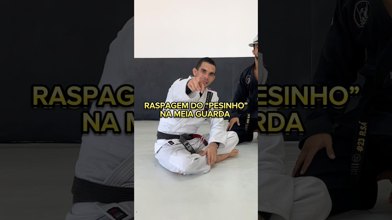 Raspagem do &ldquo;Pesinho&rdquo; na meia guarda #jiujitsu #bjj